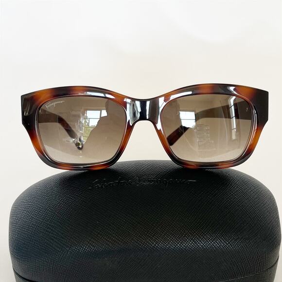 FERRAGAMO Womens SF1012S 53Mm Sunglasses Tortoise Gold Logo NEW - Picture 5 of 10